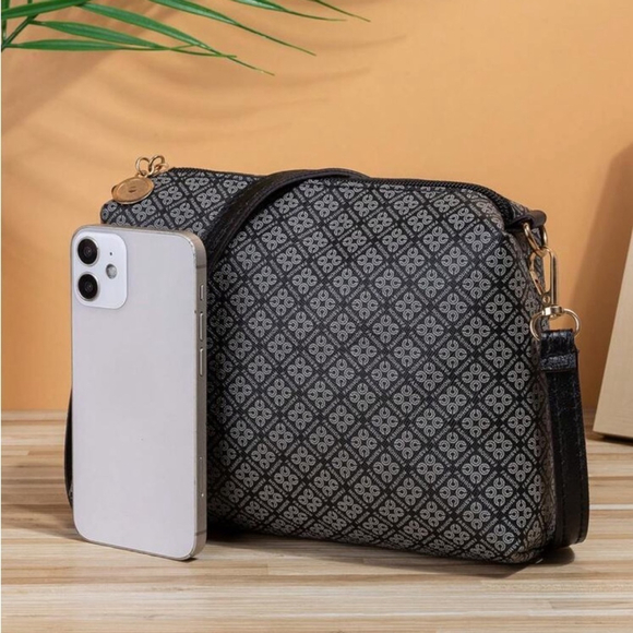 ⚠️Clearance Cute Black Crossbody Shoulder Bag - Picture 3 of 4